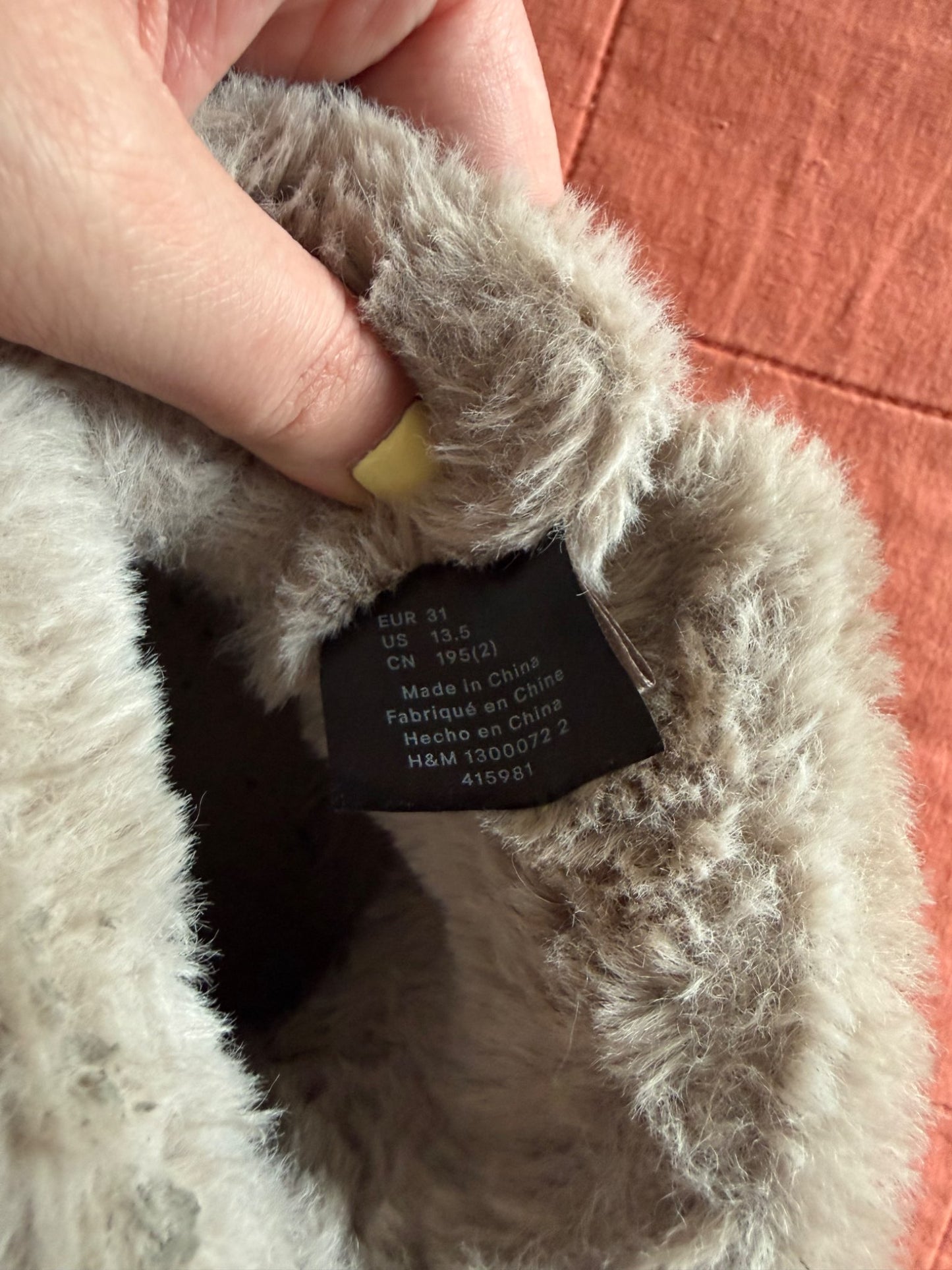 H&M Grey Faux Fur Bow Boots — Size 13.5, Shoes 13.5 (Kids:4-8yr)