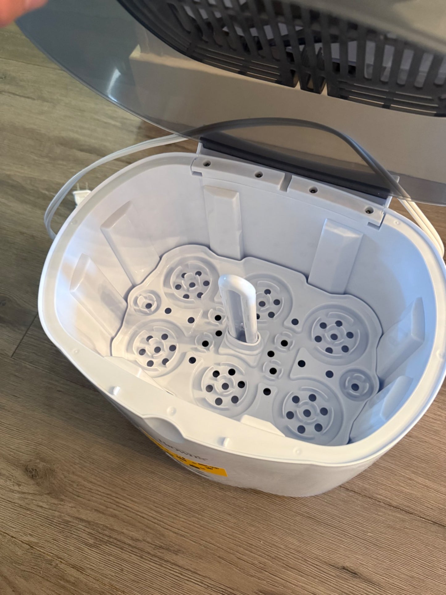 Dr Brown’s Deluxe Bottle Sterilizer; Retail $80