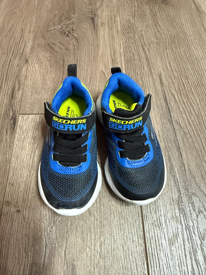 Skechers GO RUN Sneakers (Size 6), Shoes 6 (Walkers:12-24 mth)