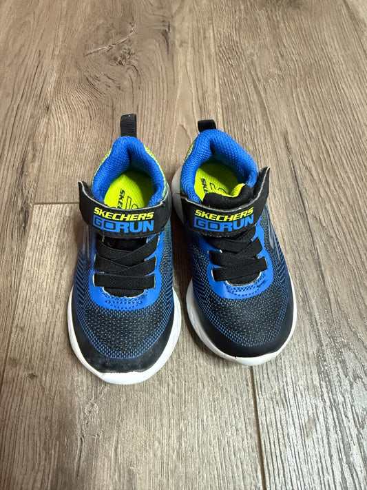 Skechers GO RUN Sneakers (Size 6), Shoes 6 (Walkers:12-24 mth)