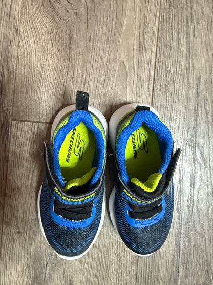 Skechers GO RUN Sneakers (Size 6), Shoes 6 (Walkers:12-24 mth)