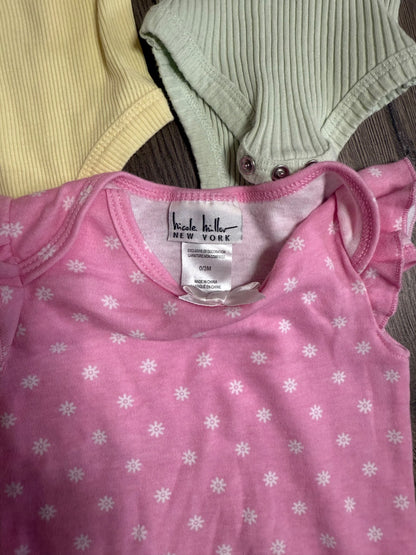 Nicole Miller New York 5pc Onesie Set ( 0-3m size), Kids 3 Month (0-3M)