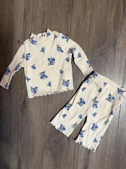 Old Navy Floral Outfit Set (long sleeve top & pants) 0-3m, Kids 3 Month (0-3M)