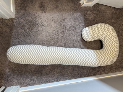 J-shaped pregnancy pillow