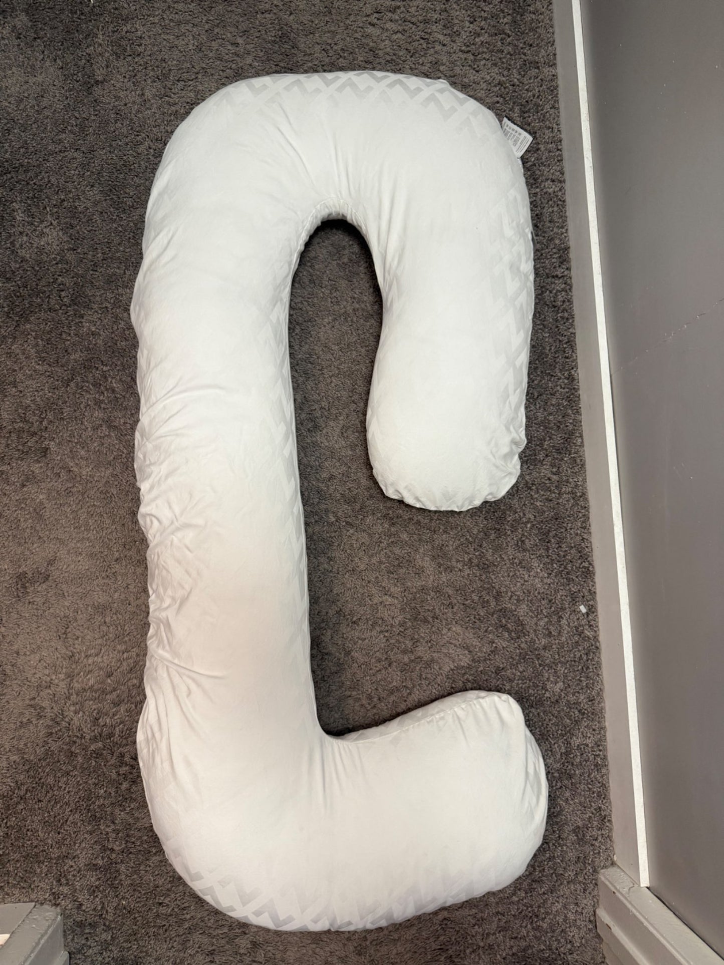 Malouf Spooner Pregnancy Body Pillow (Retail $120)