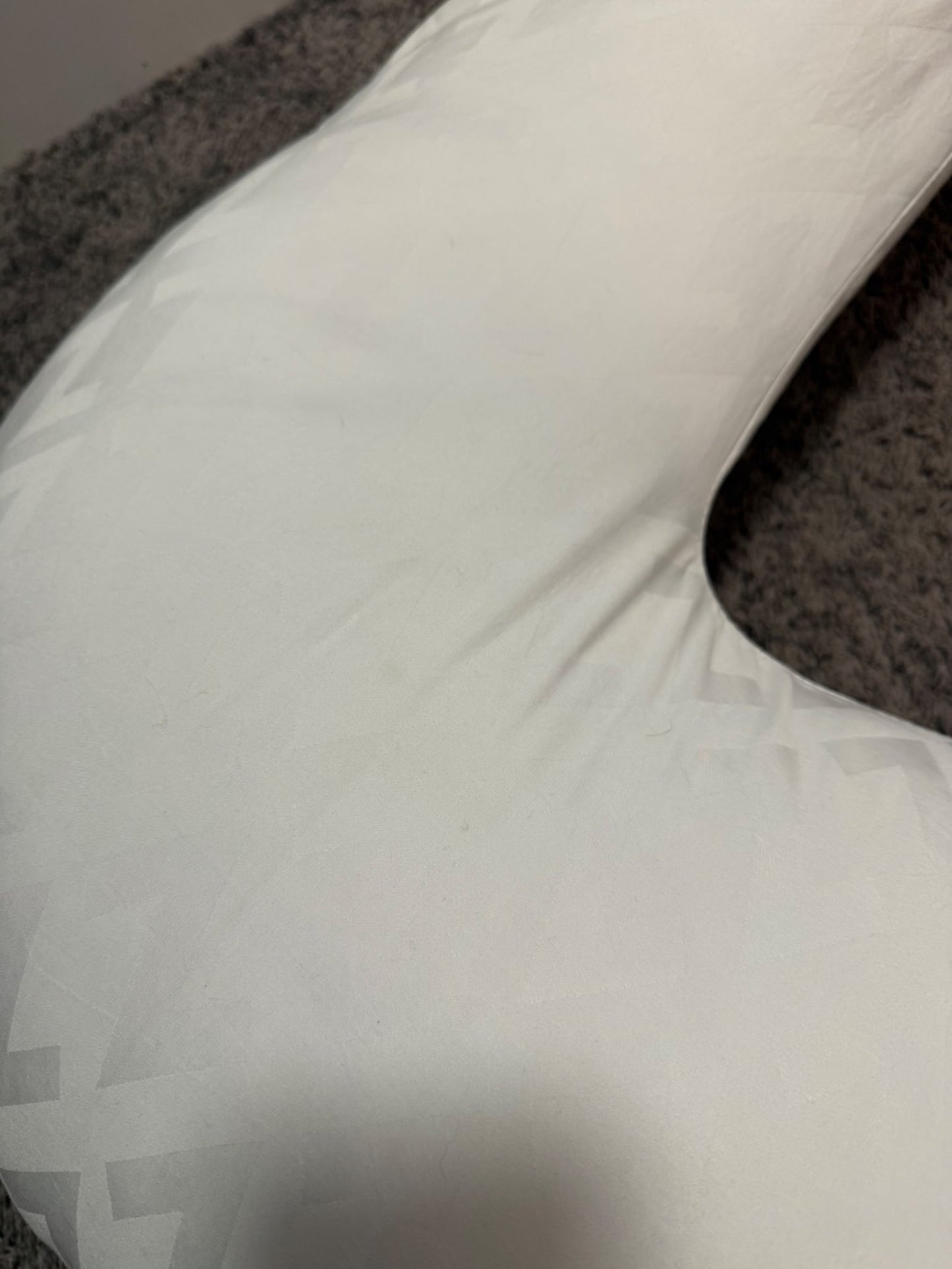Malouf Spooner Pregnancy Body Pillow (Retail $120)