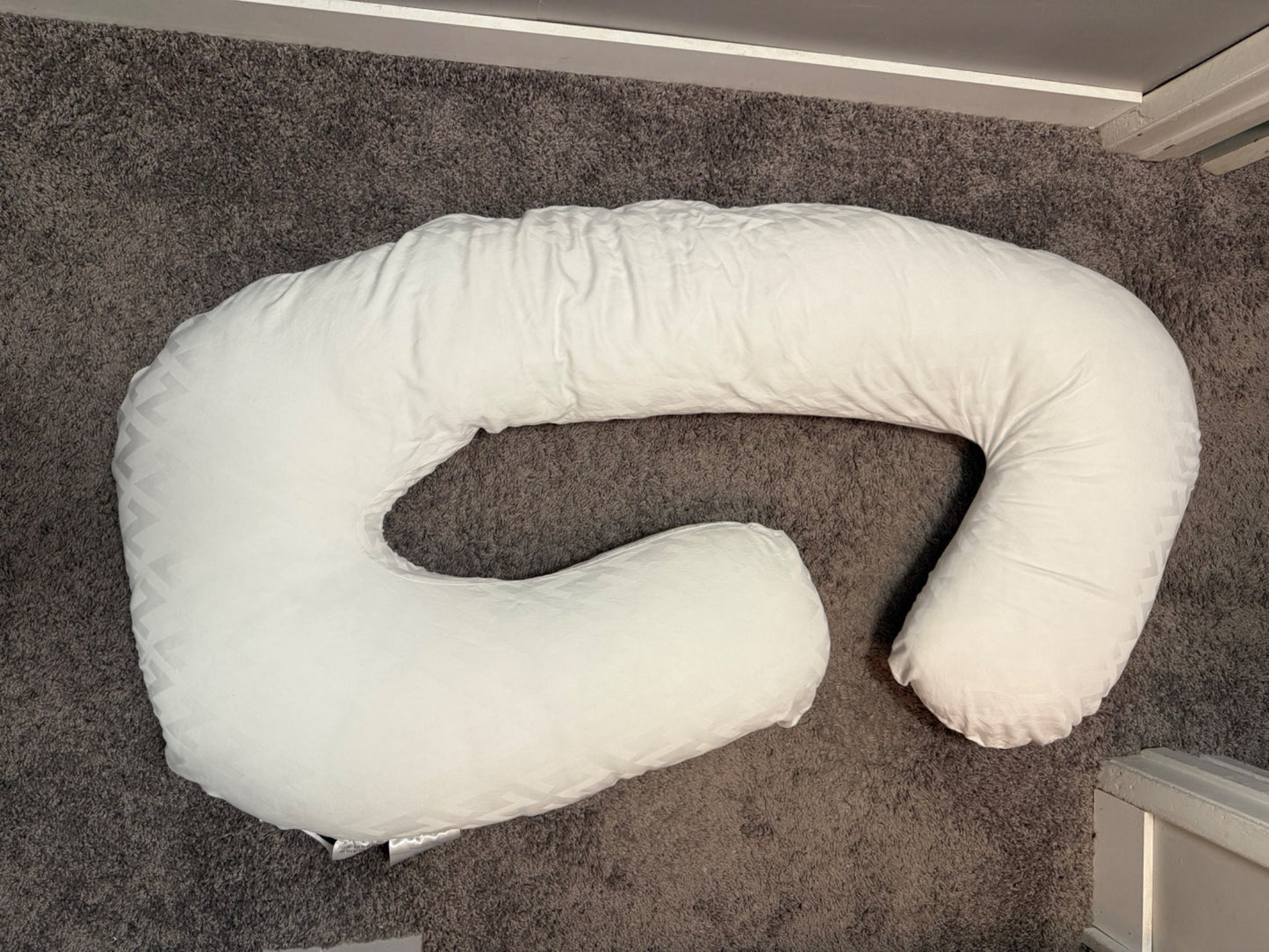 Malouf Spooner Pregnancy Body Pillow (Retail $120)