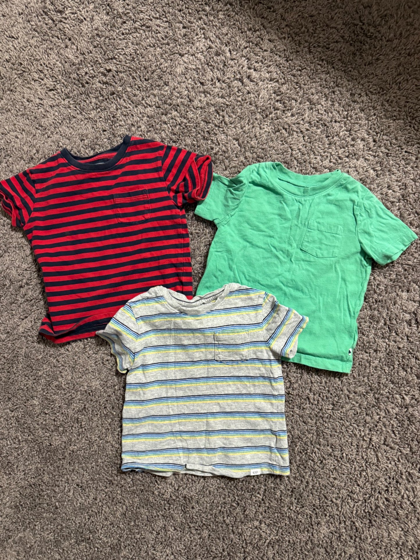 Gap 2T pocket t-shirt bundle, Kids 2T