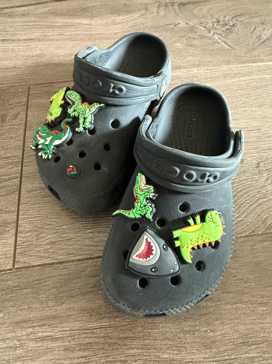 Crocs sz 8, Shoes 8 (Toddler:2-4yr)