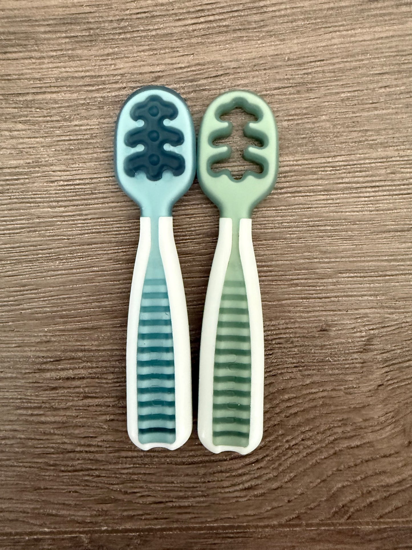 NumNum GOOtensils Green/Blue (retails $20)