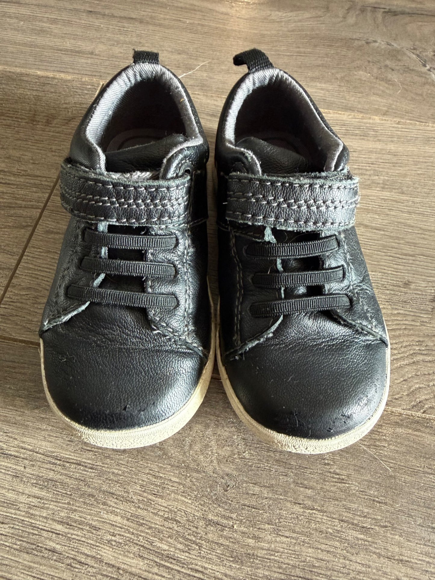 Stride Rite Leather Running Shoes size 6, Shoes 6 (Walkers:12-24 mth)