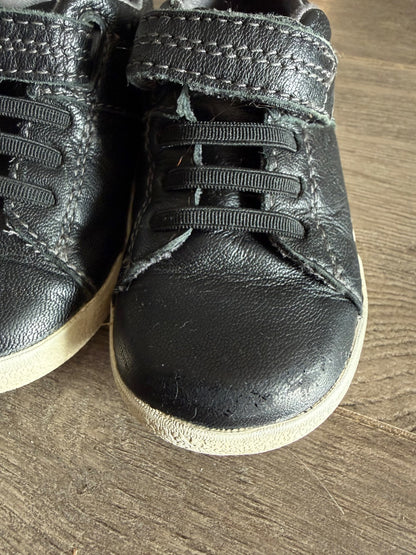 Stride Rite Leather Running Shoes size 6, Shoes 6 (Walkers:12-24 mth)