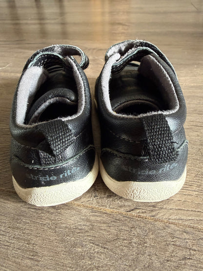 Stride Rite Leather Running Shoes size 6, Shoes 6 (Walkers:12-24 mth)