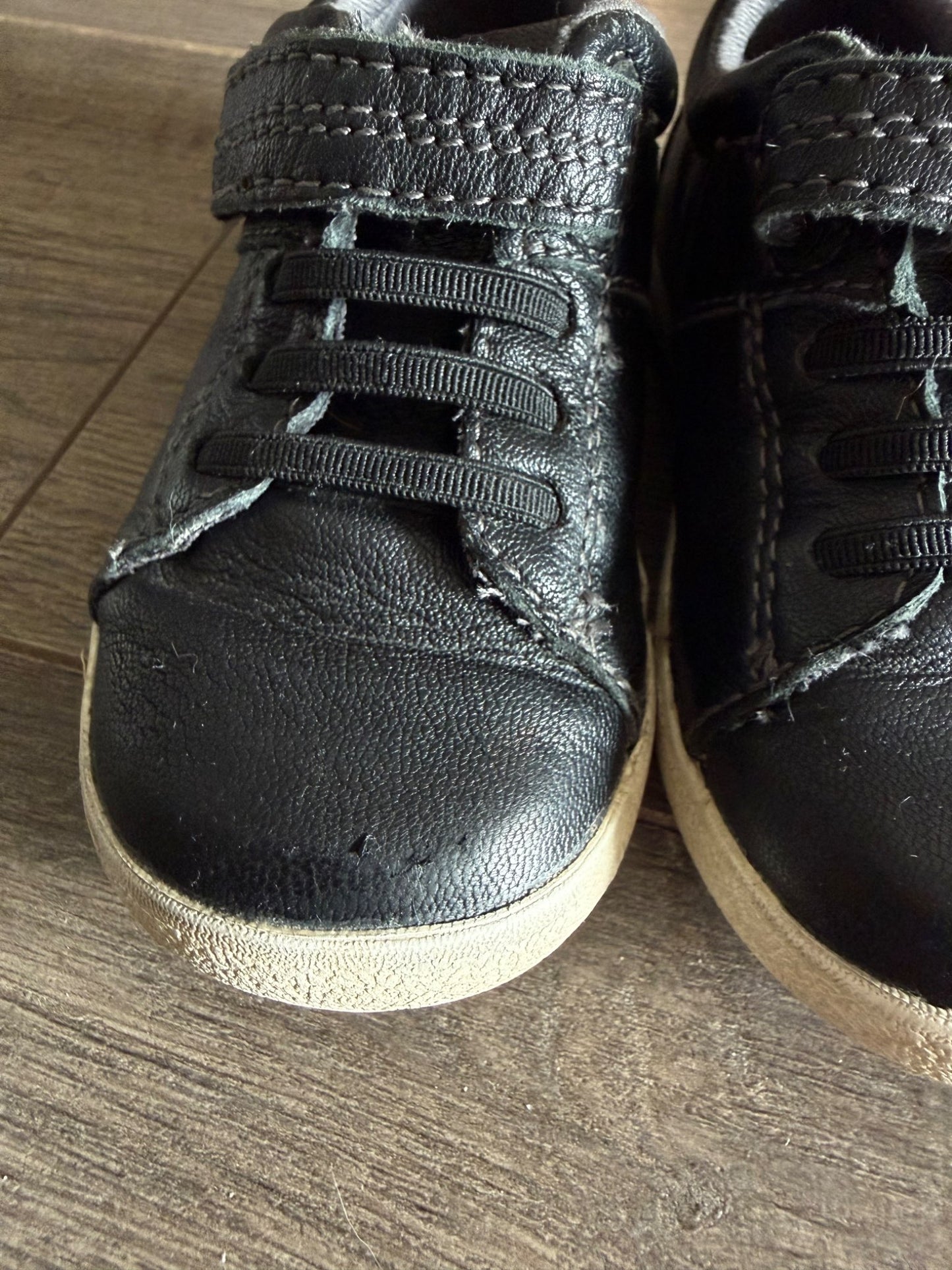 Stride Rite Leather Running Shoes size 6, Shoes 6 (Walkers:12-24 mth)