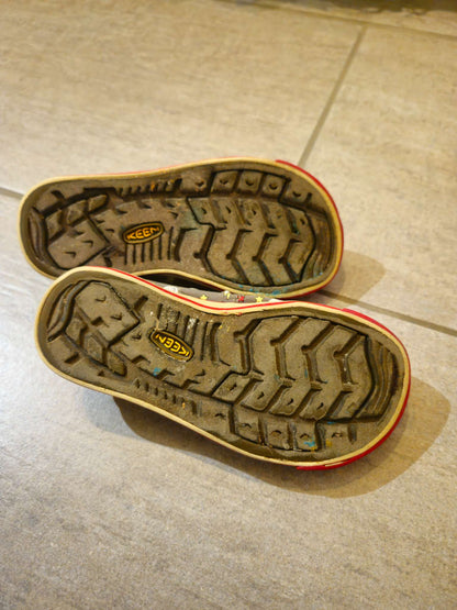 Cute Keen sneakers, Shoes 9 (Toddler:2-4yr)