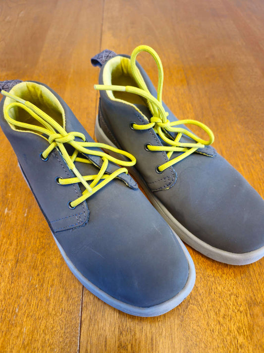 UGG branded sneakers, Shoes 13 (Kids:4-8yr)