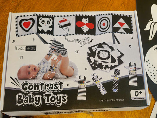 Baby contrast toys