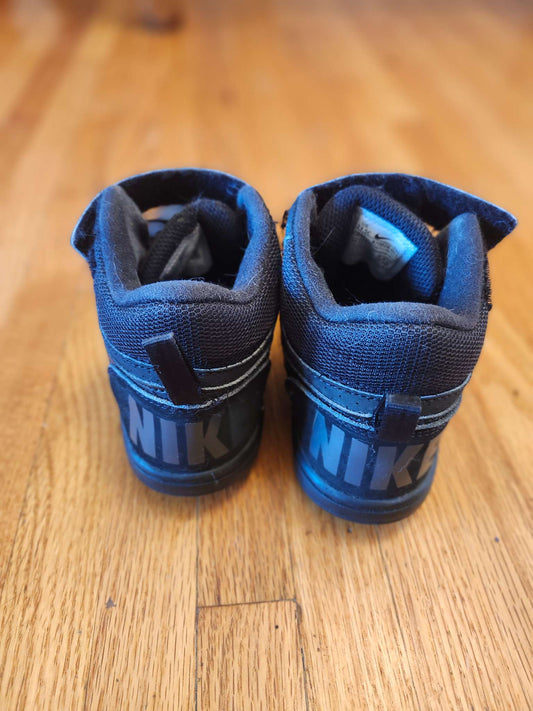 Nike high top sneakers, Shoes 13.5 (Kids:4-8yr)