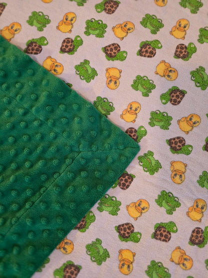 Baby blanket w/ dimple dots. Unisex colours&pattern