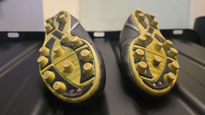 Umbra Soccer Cleats. Hardly used. , Shoes 3 (Kids:4-8yr)