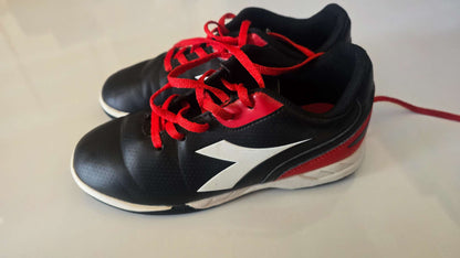Diadora Indoor soccer shoes , Shoes 2 (Kids:4-8yr)