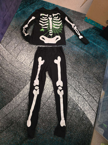 Size 7-8 GLOW-IN-THE-DARK Skeleton costume / jammies, Kids 8