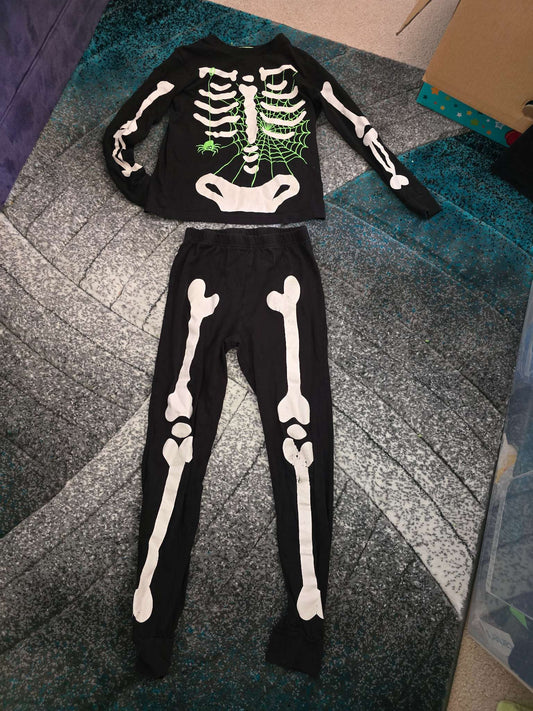 Size 7-8 GLOW-IN-THE-DARK Skeleton costume / jammies, Kids 8