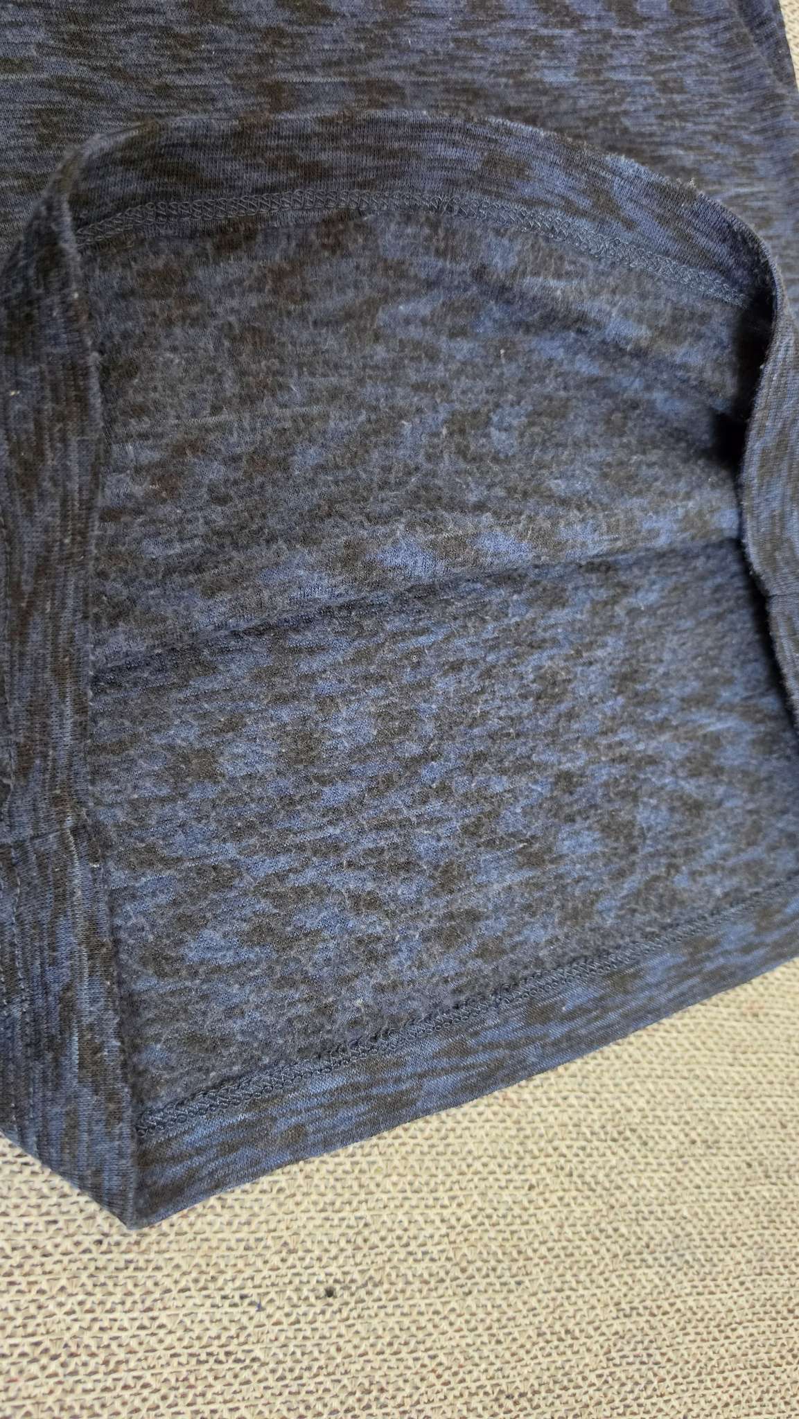 Warm Tops. Unisex. Size 8, Kids 8