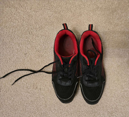 Only used indoors. Runners, Shoes 4 (Big Kids:8–12yr)