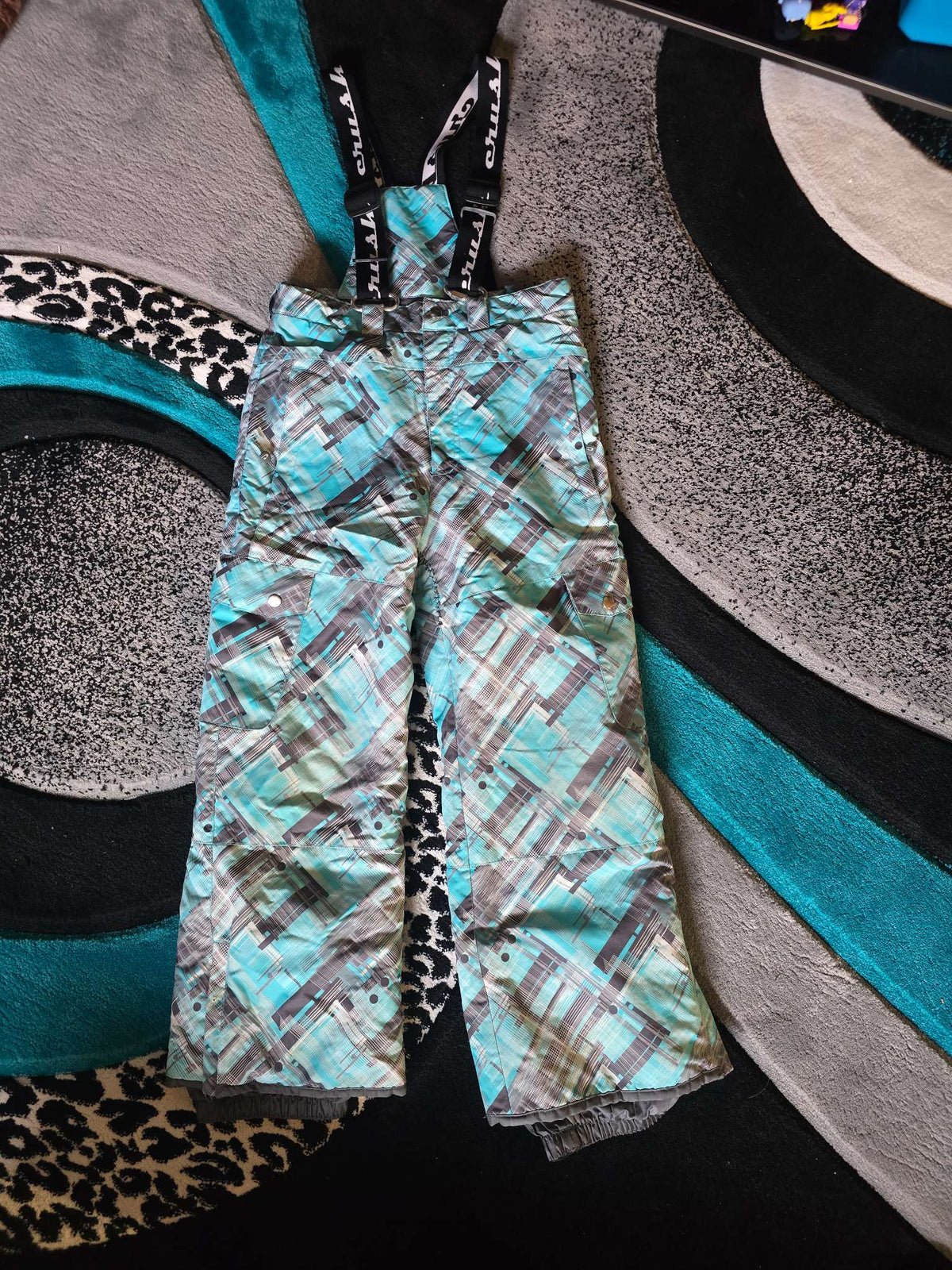 Size 10 snowpants w/ removable suspenders, Kids 10