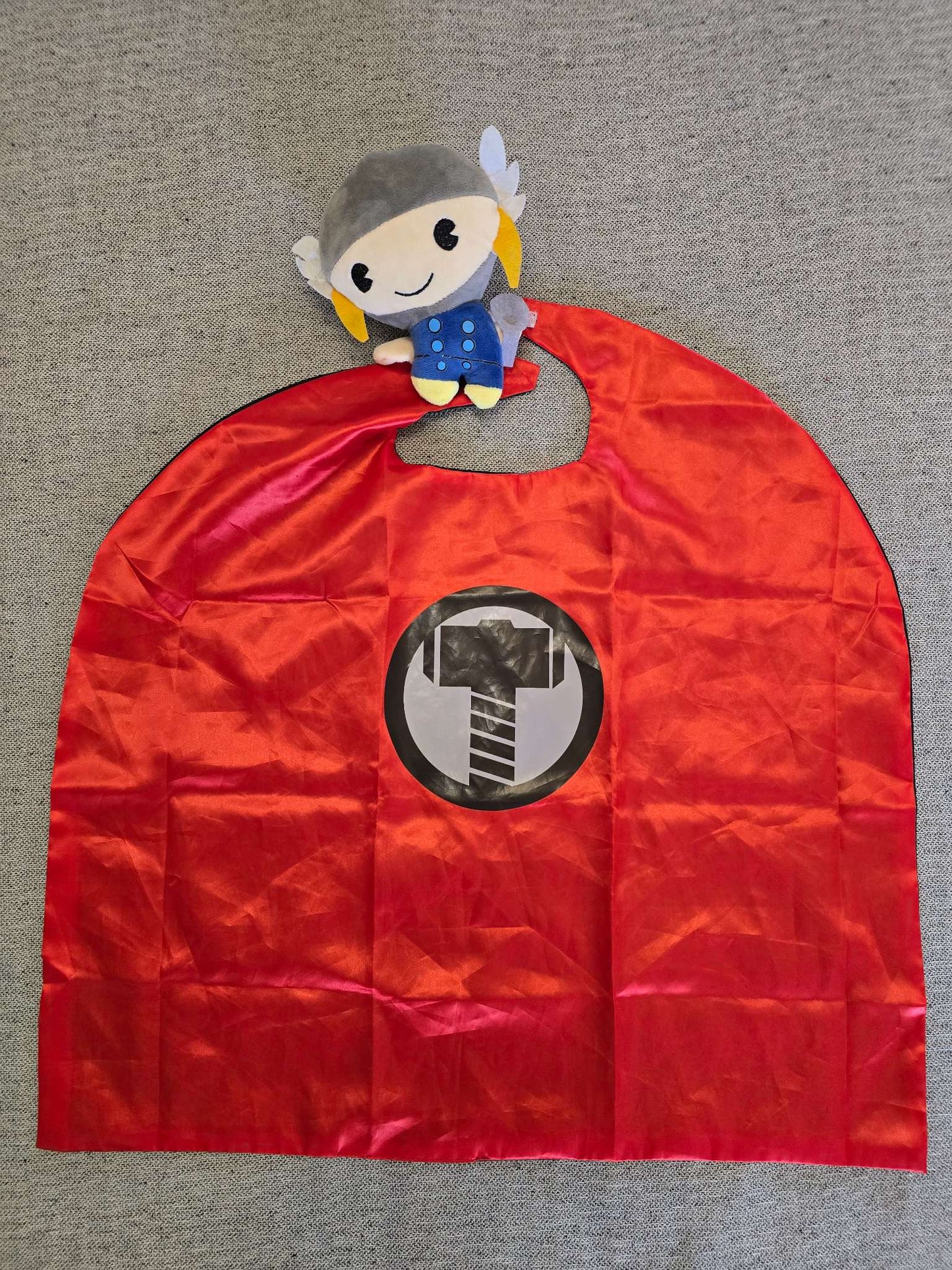 Thor cape & stuffy w/ suction cup for window