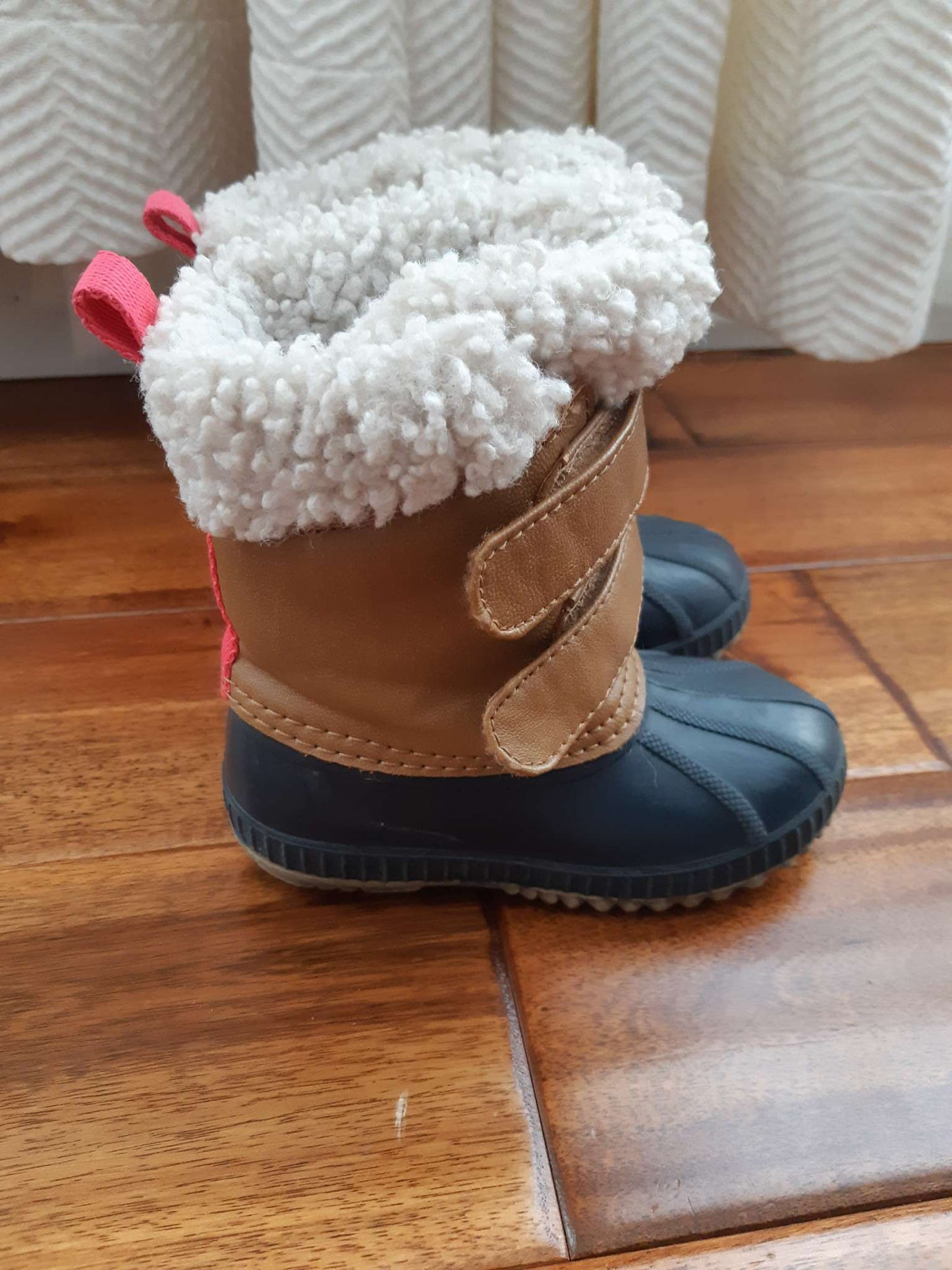 Gap Childrens' Size 7/8 Winter Boots, Shoes 7 (Walkers:12-24 mth)