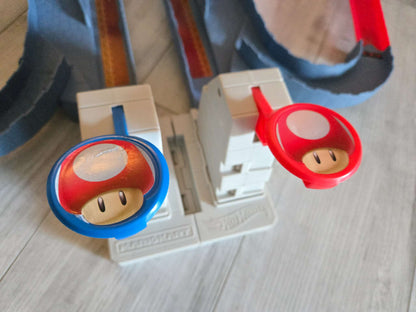 Hot Wheels Mario Kart Bowser’s Castle Chaos Modular Track with Side by Side Racing Lap Flags