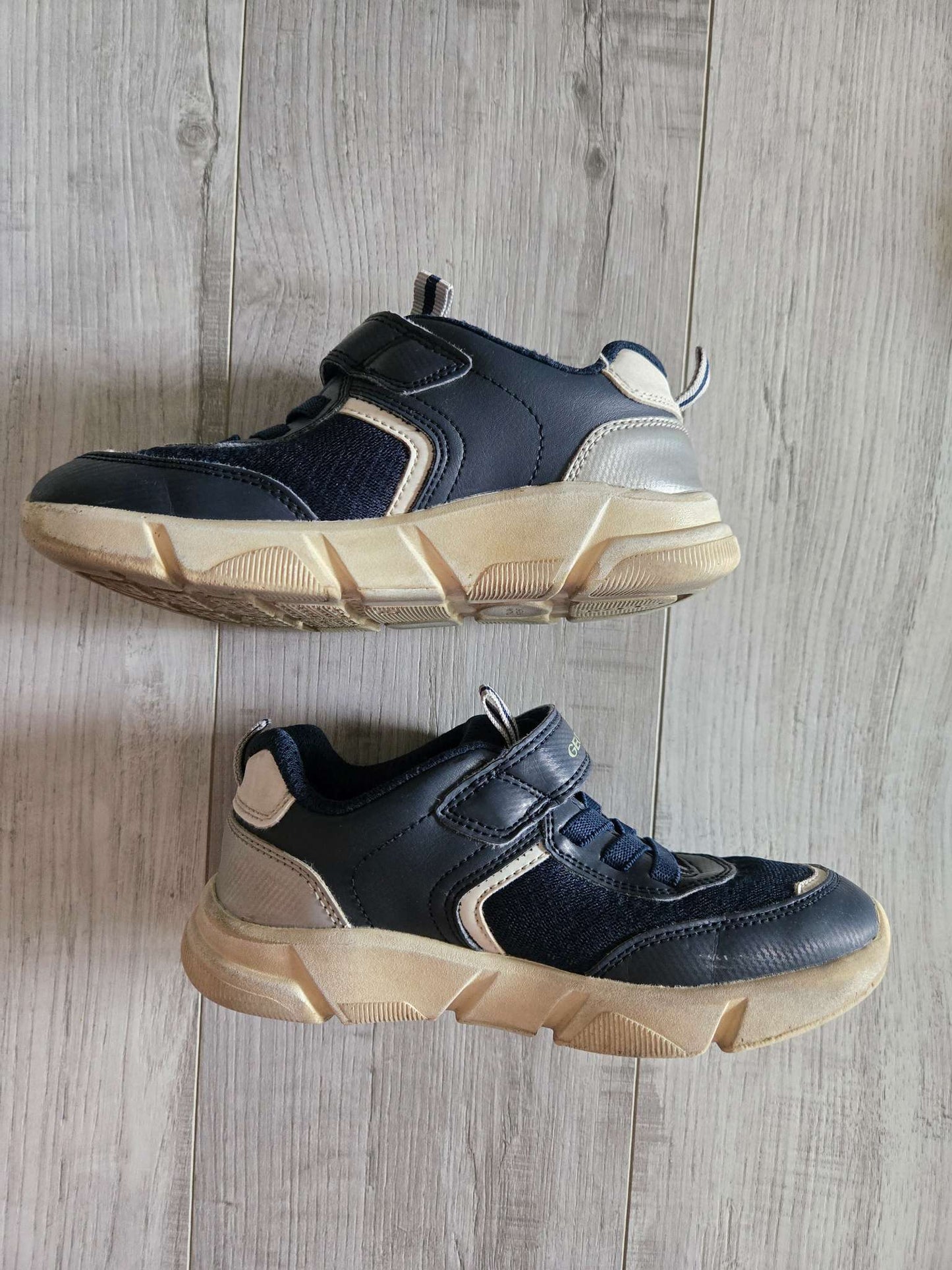 GEOX sneakers - J Aril B. A, Size 13, Shoes 13 (Kids:4-8yr)