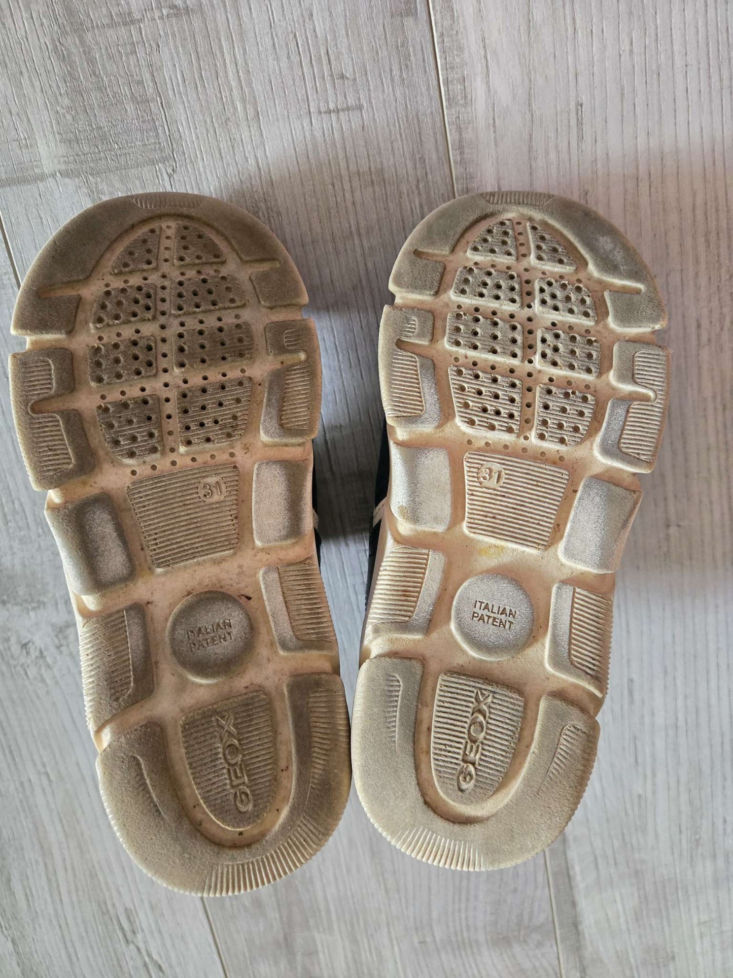 GEOX sneakers - J Aril B. A, Size 13, Shoes 13 (Kids:4-8yr)