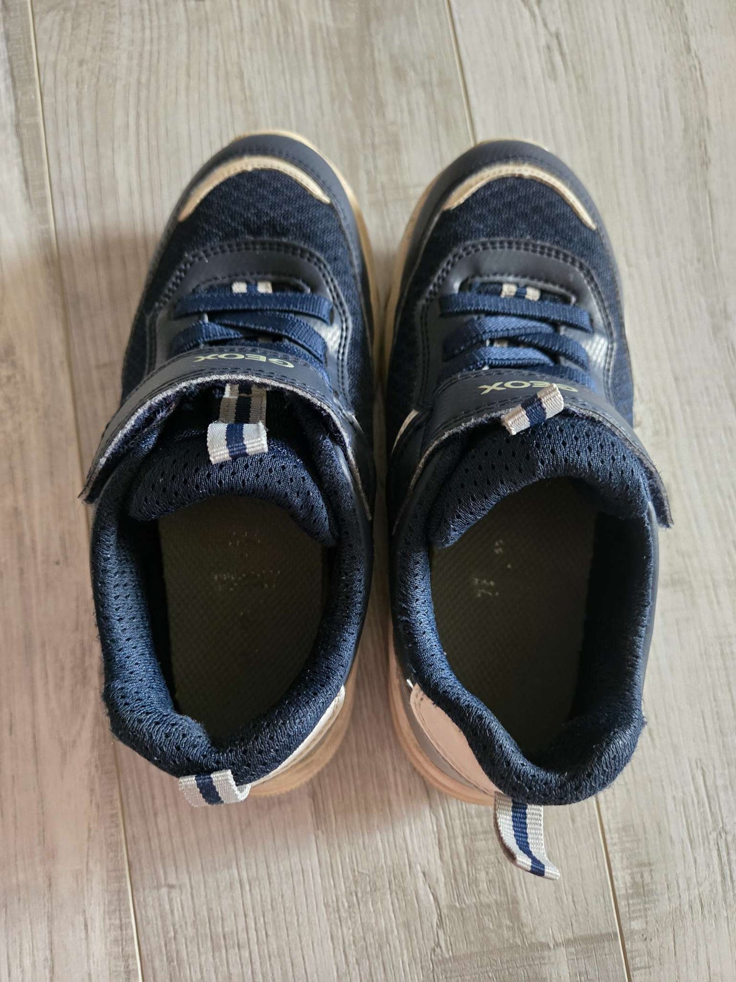 GEOX sneakers - J Aril B. A, Size 13, Shoes 13 (Kids:4-8yr)