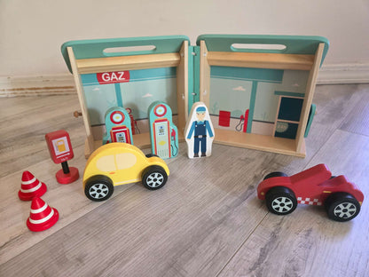 Coco Village Wooden Takealong Gas Station