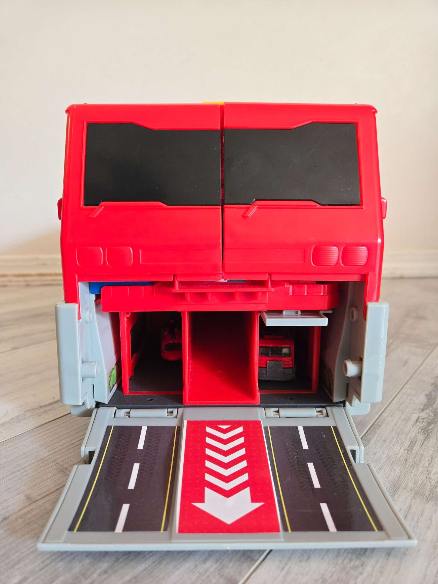 Dickie Toys Fire Truck Folding Playset