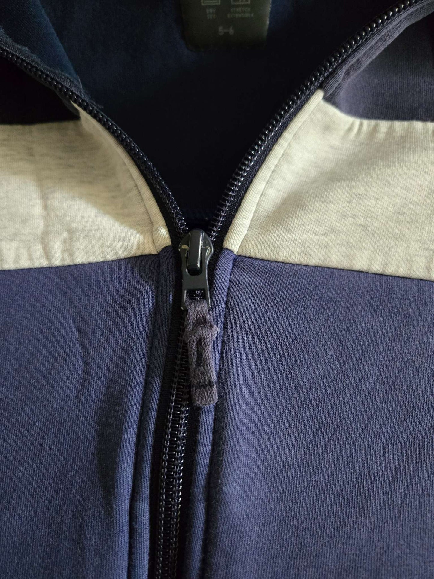 Uniqlo Dry Stretch Hoodie, Size 5-6, Kids 5/5T