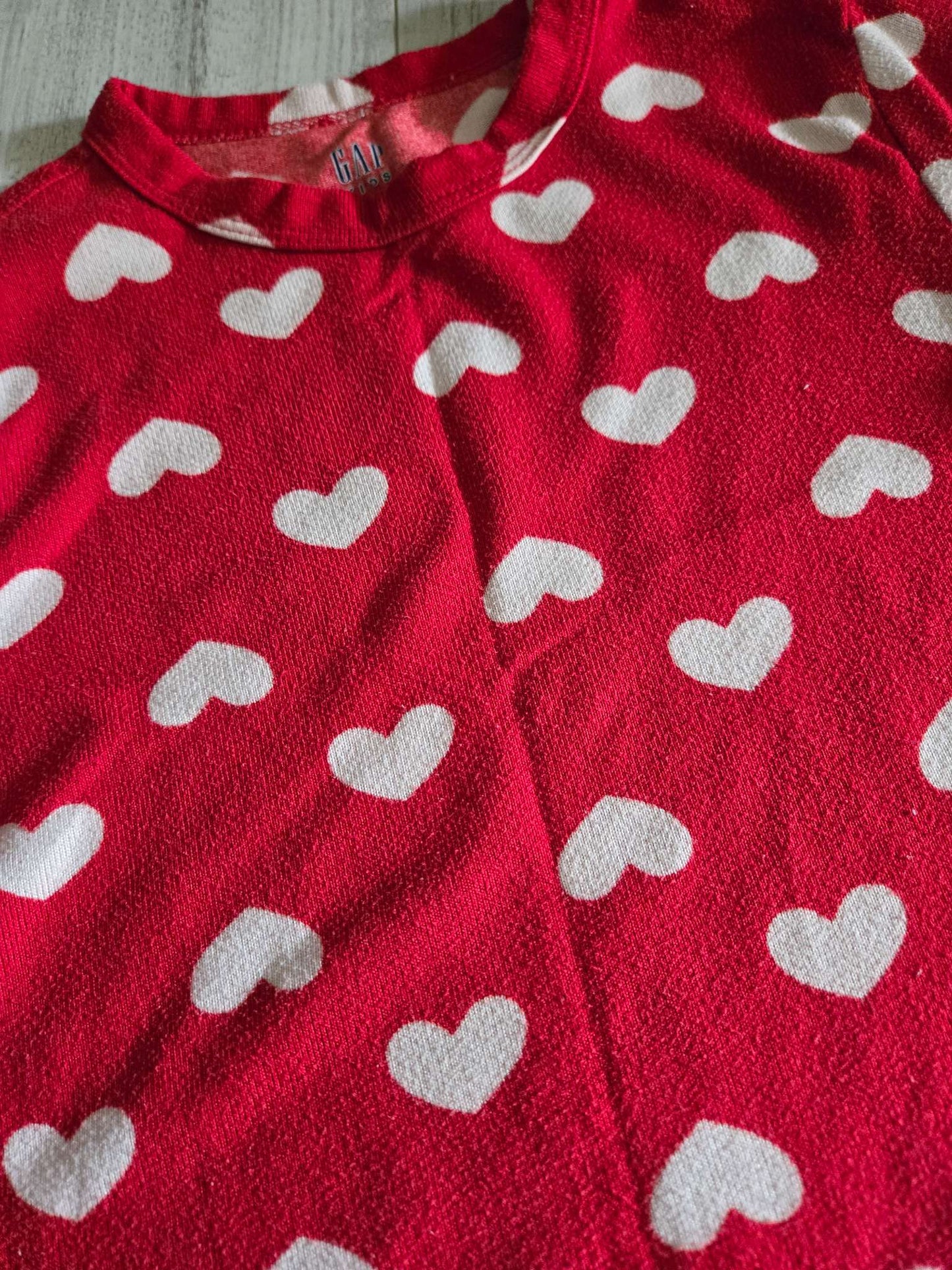 GAP Kids Snug Fit Hearts Pajamas set, Size 8, Kids 8