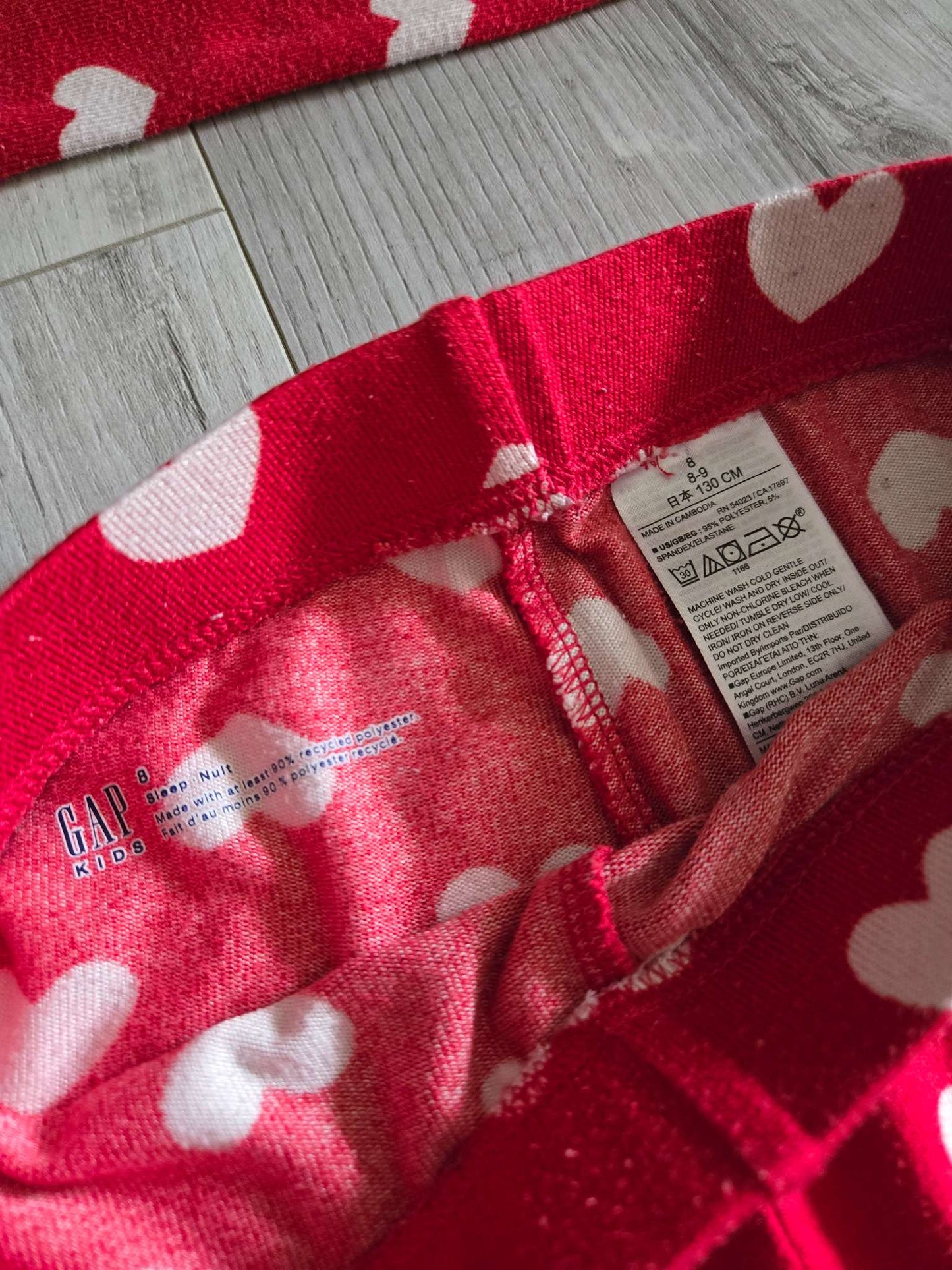 GAP Kids Snug Fit Hearts Pajamas set, Size 8, Kids 8