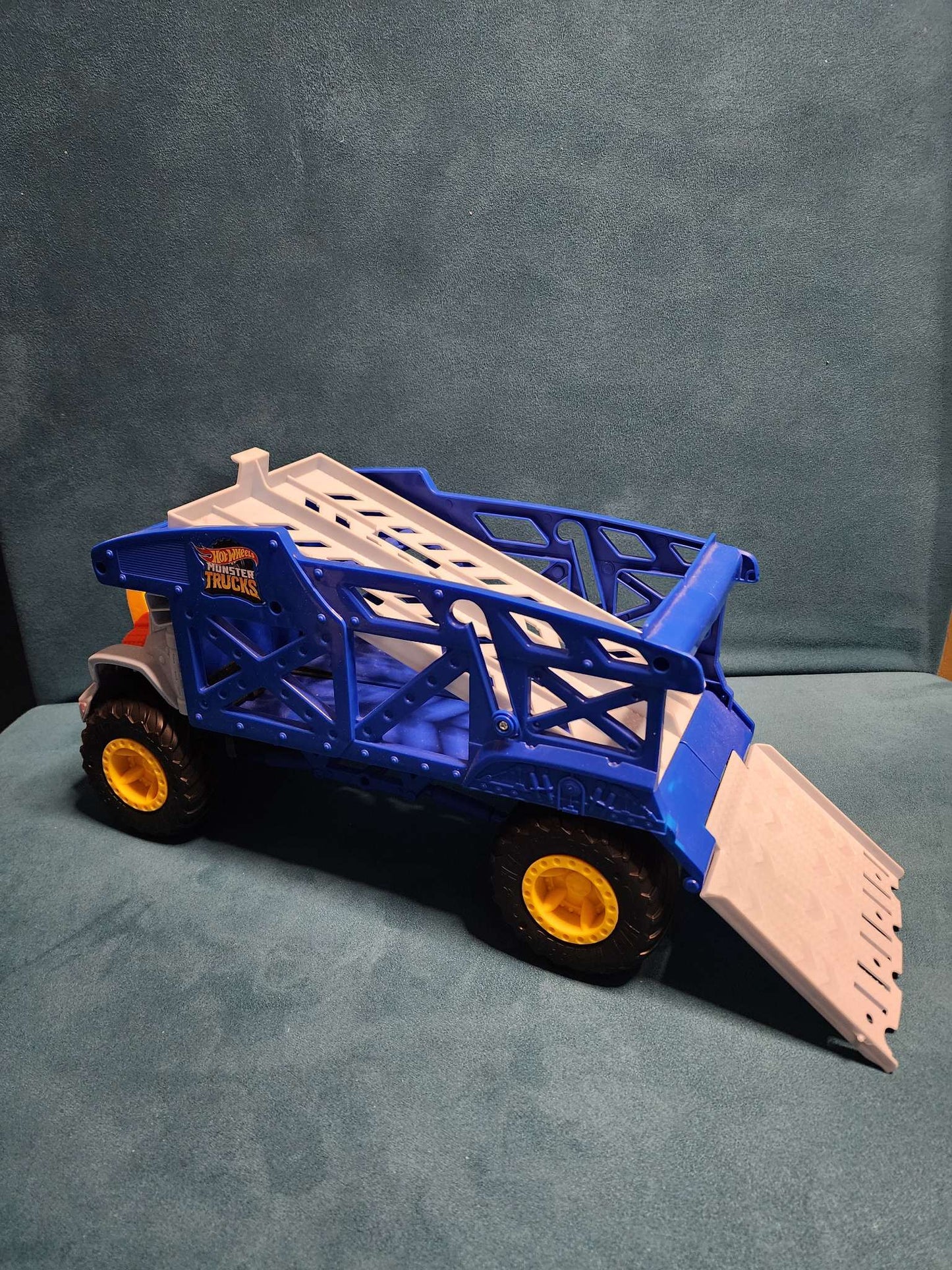 Hot Wheels Monster Trucks Toy Hauler, Oversized Truck Carries & Stores 12 1:64 Scale Monster Trucks or 32 Cars, Monster Mover Rhino MSRP $55