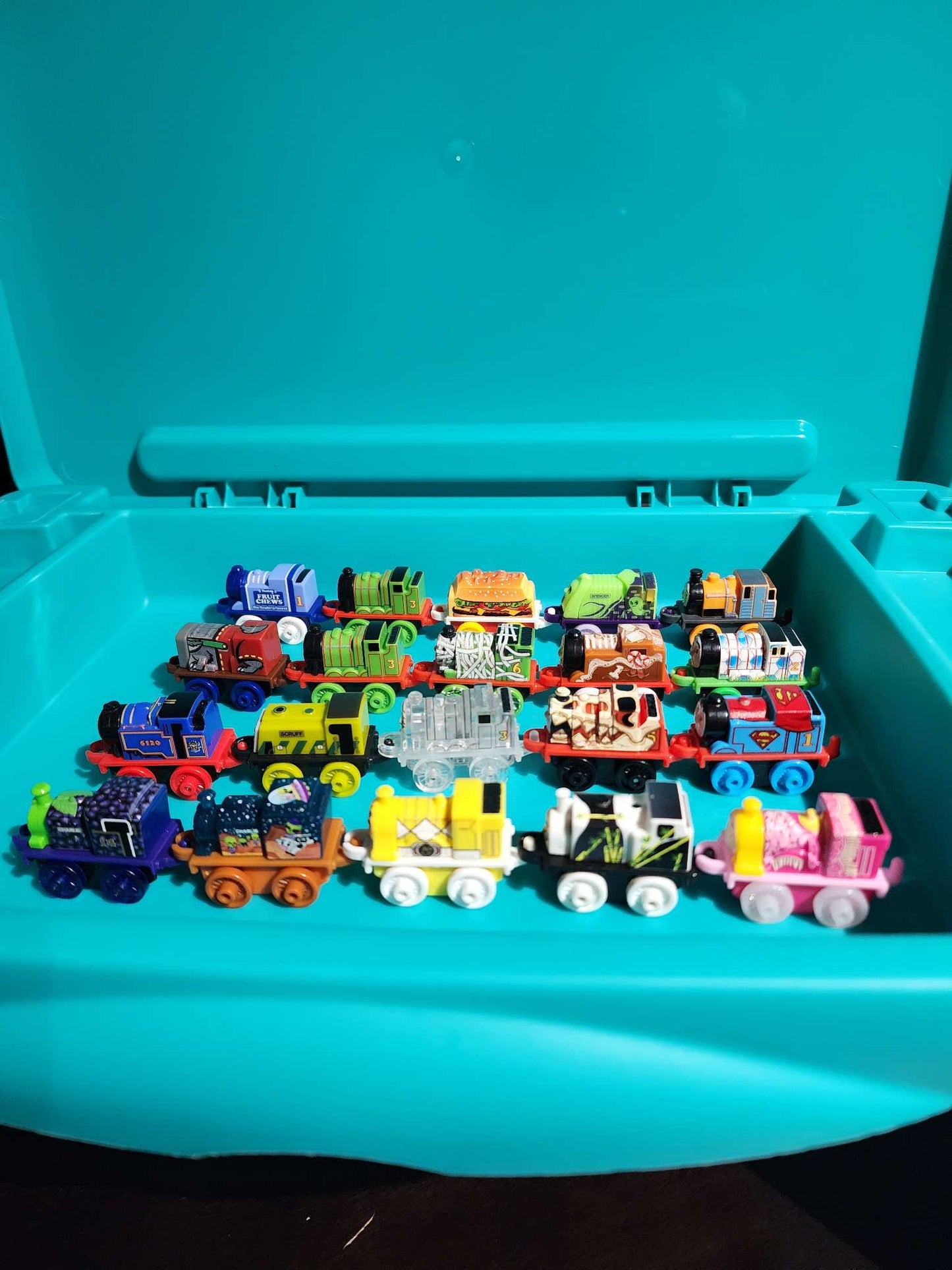 Thomas the Train mini Trains pack of 20 #2