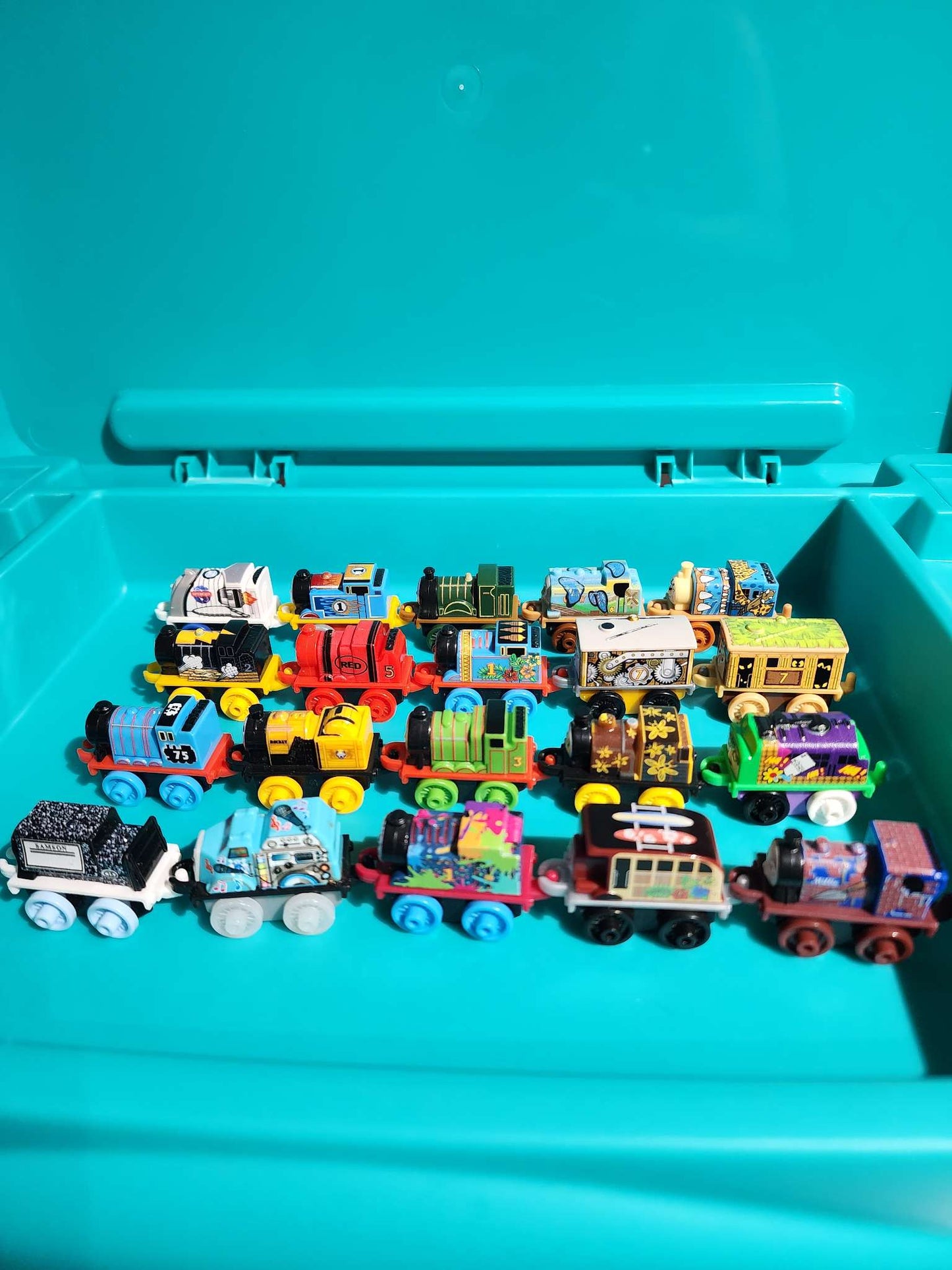 Thomas the Train mini Trains pack of 20 #4