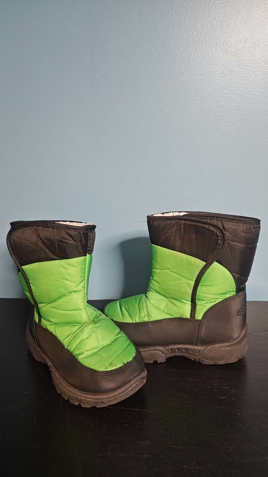 Size 12 Winter boots, Velcro sides , Shoes 12 (Toddler:2-4yr)