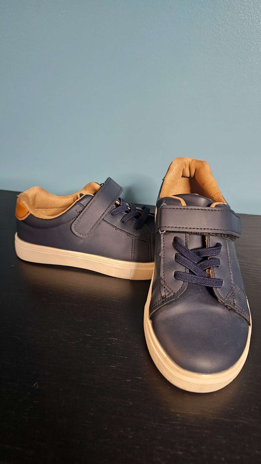 Size 13 New sneakers , Shoes 13 (Kids:4-8yr)