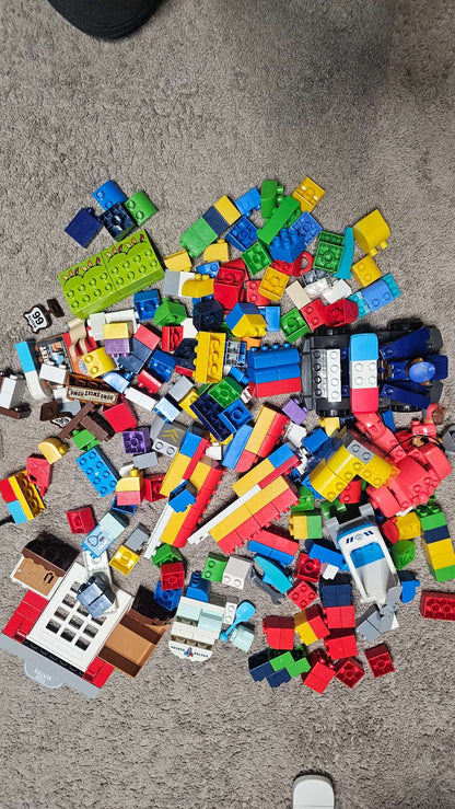 Mix of Mega Blocks & Lego