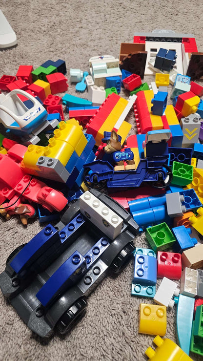 Mix of Mega Blocks & Lego