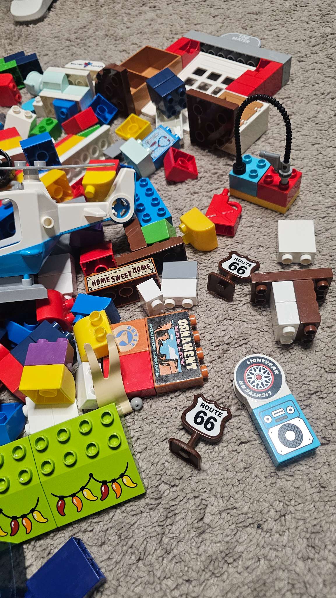 Mix of Mega Blocks & Lego