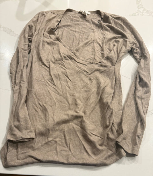 Mama maternity and nursing shirt H & M , Maternity M (8-10)